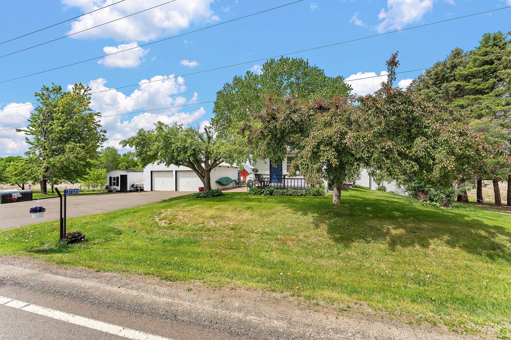 37320 Oriole Ave, Lindstrom, MN 55045