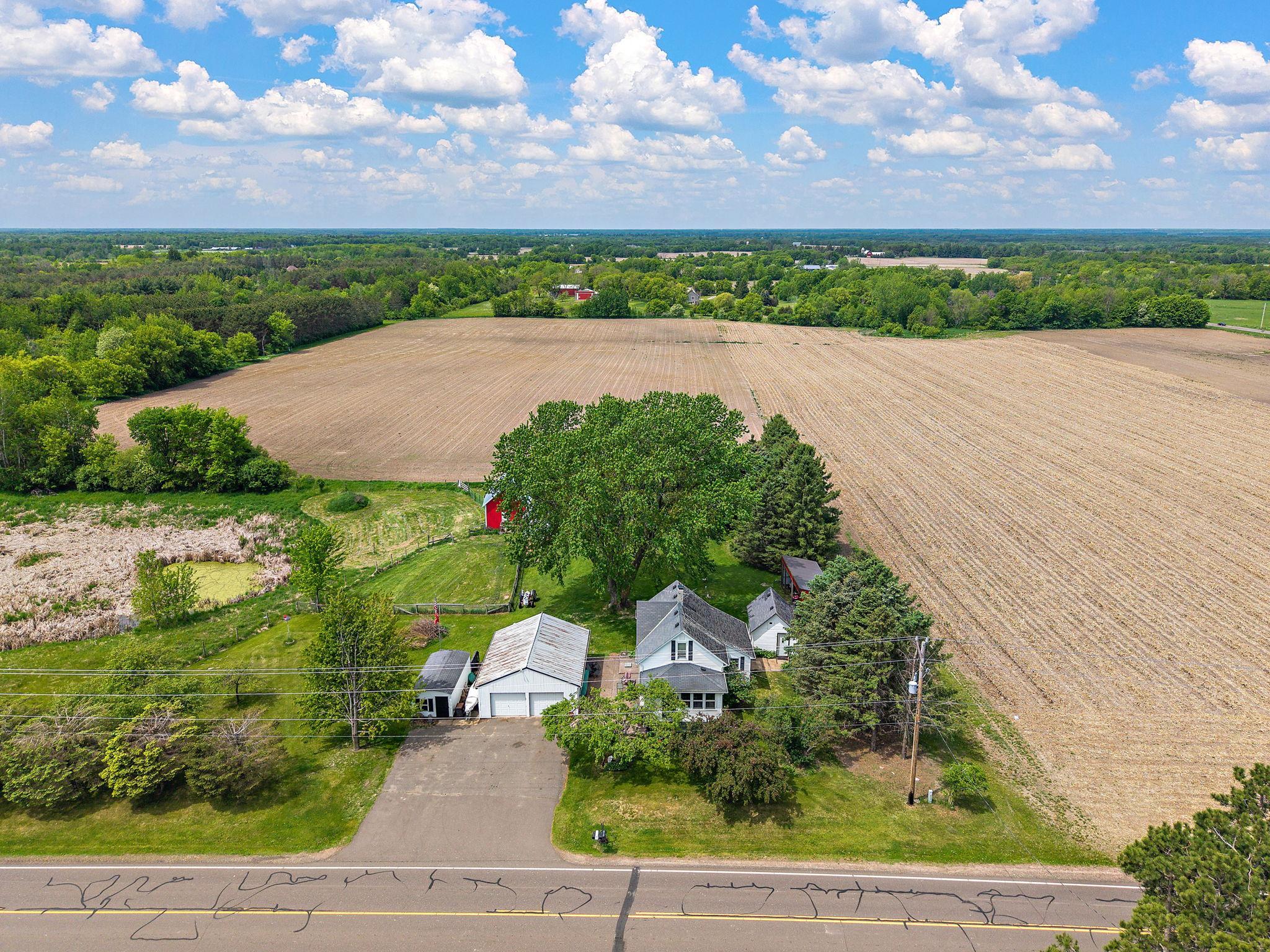 37320 Oriole Ave, Lindstrom, MN 55045
