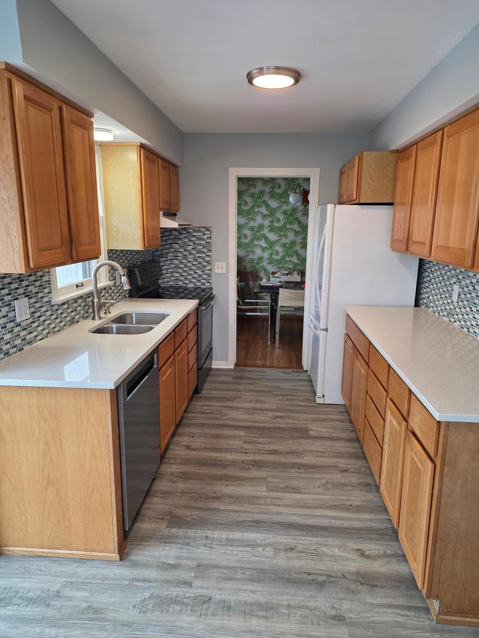 8401 32nd Ave N, Crystal, MN 55427