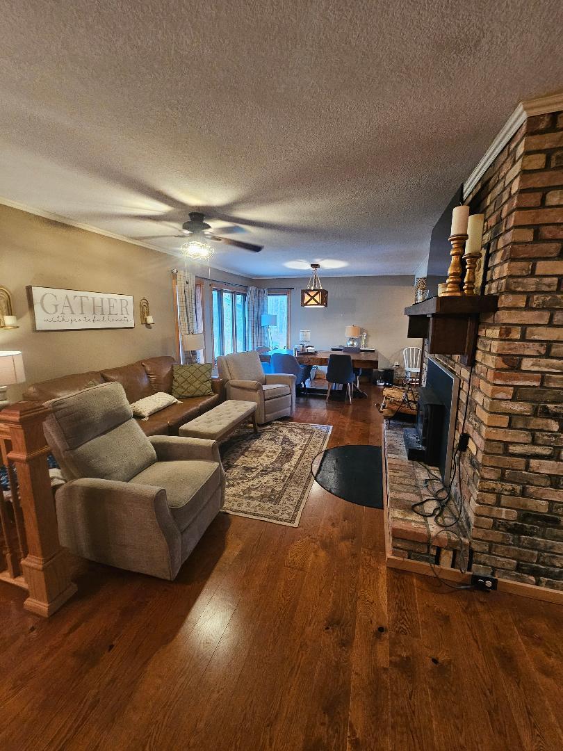 37214 Woodland Dr, Cohasset, MN 55721