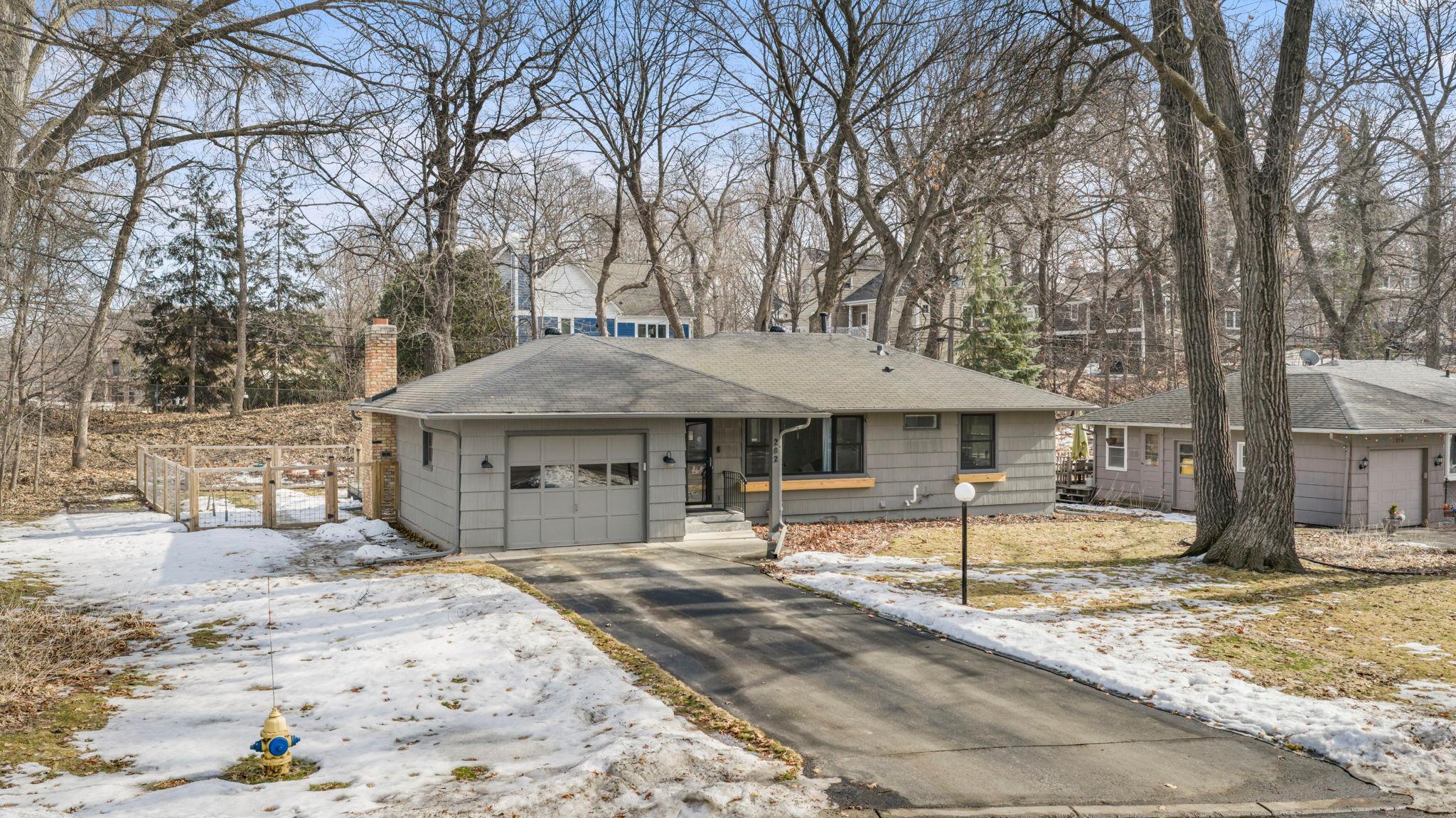 282 Glenbrook Rd N, Wayzata, MN 55391