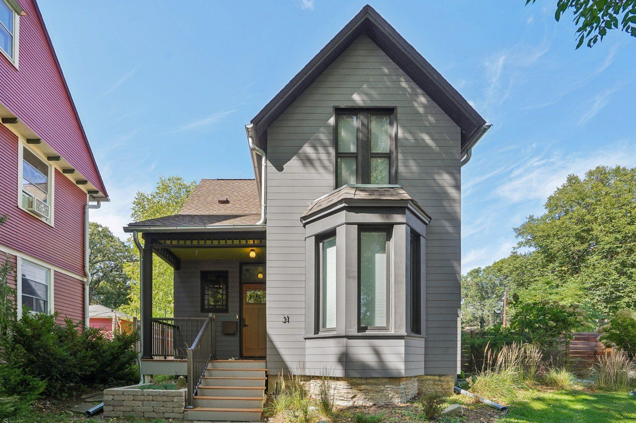 31 Langford Pk, Saint Paul, MN 55108