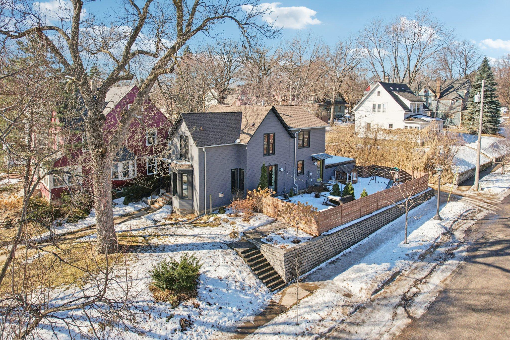 31 Langford Pk, Saint Paul, MN 55108