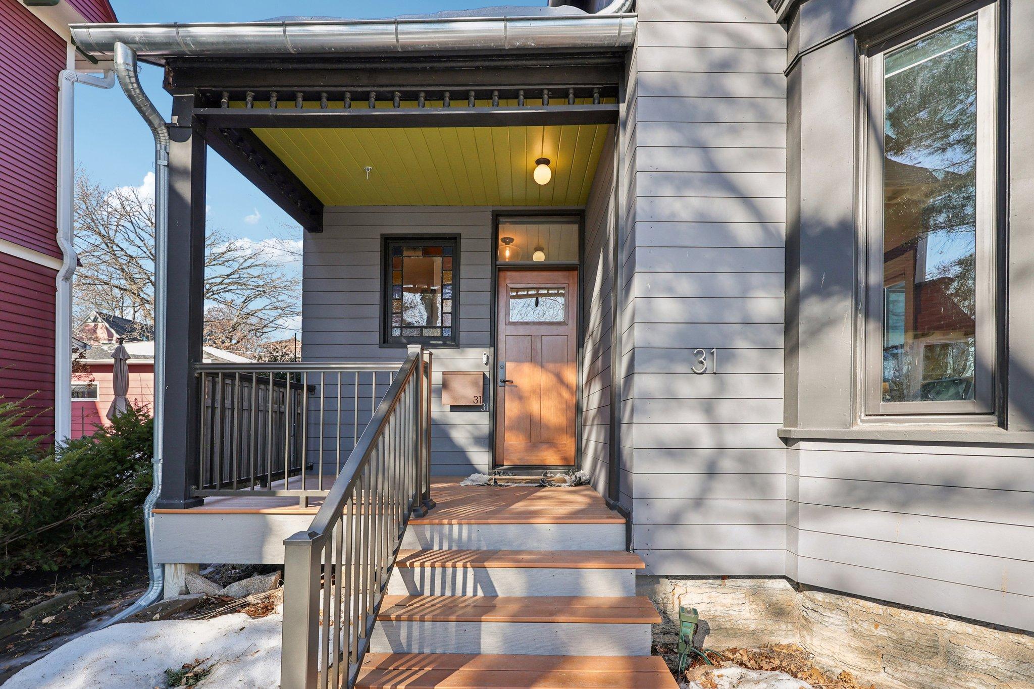 31 Langford Pk, Saint Paul, MN 55108
