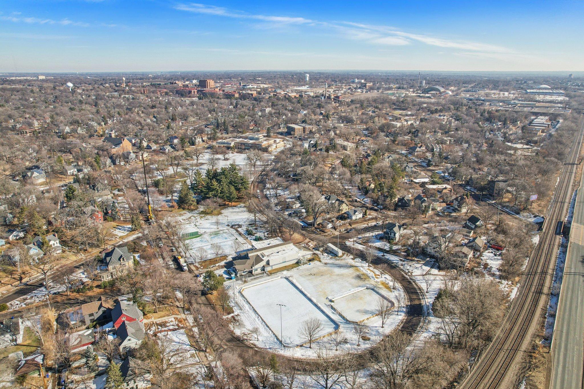 31 Langford Pk, Saint Paul, MN 55108