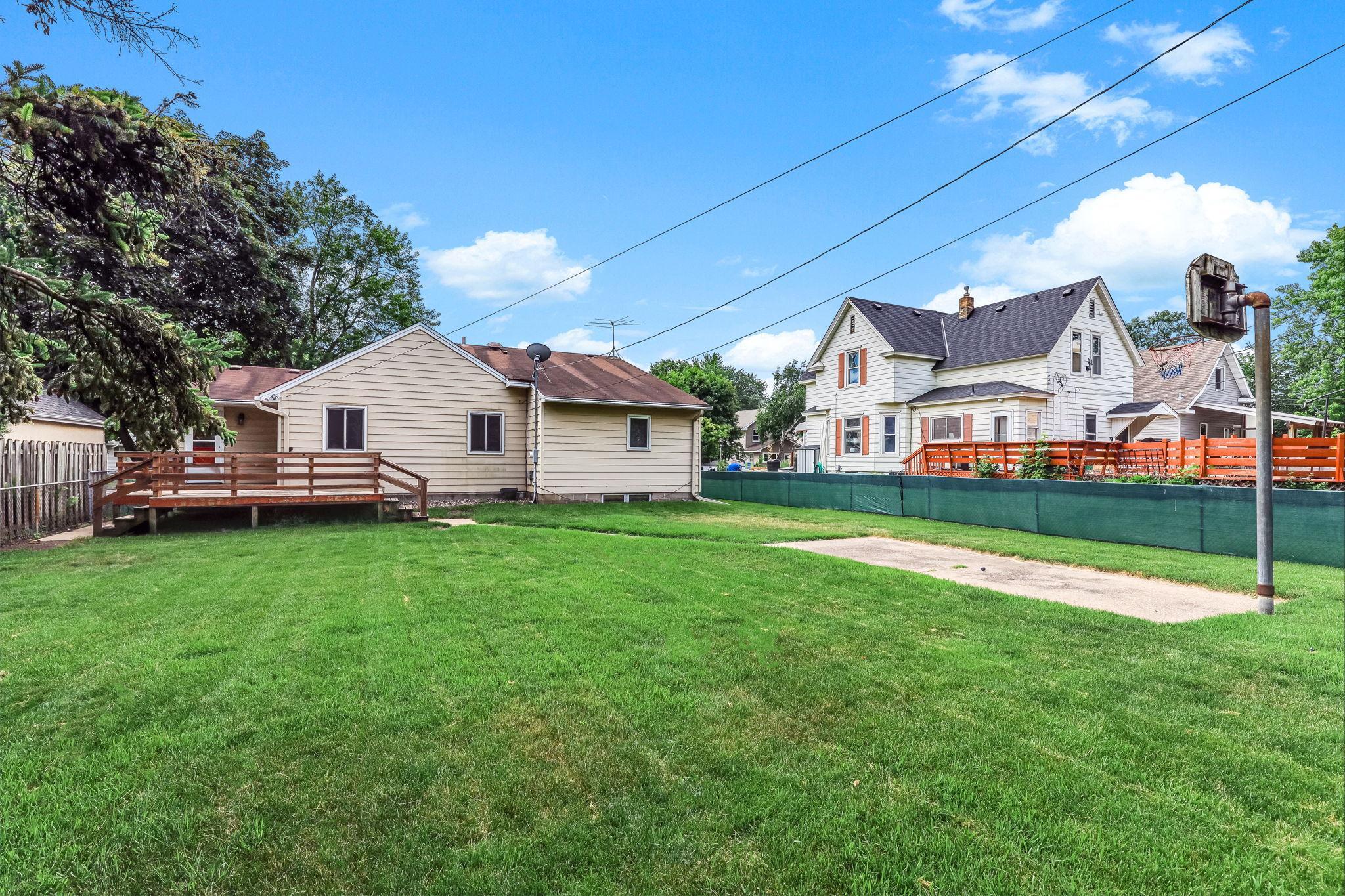 2291 Rockwood Ave, Saint Paul, MN 55116