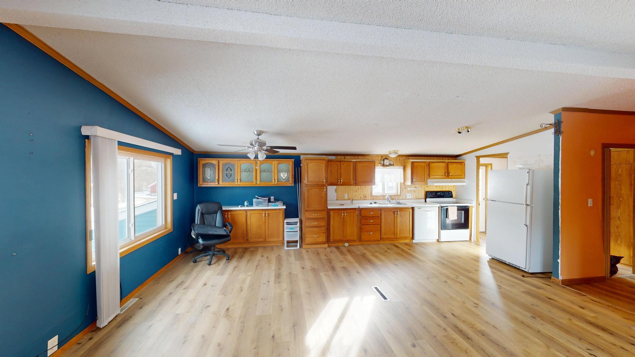 S3527 Bobcat Trl, Fountain City, WI 54629