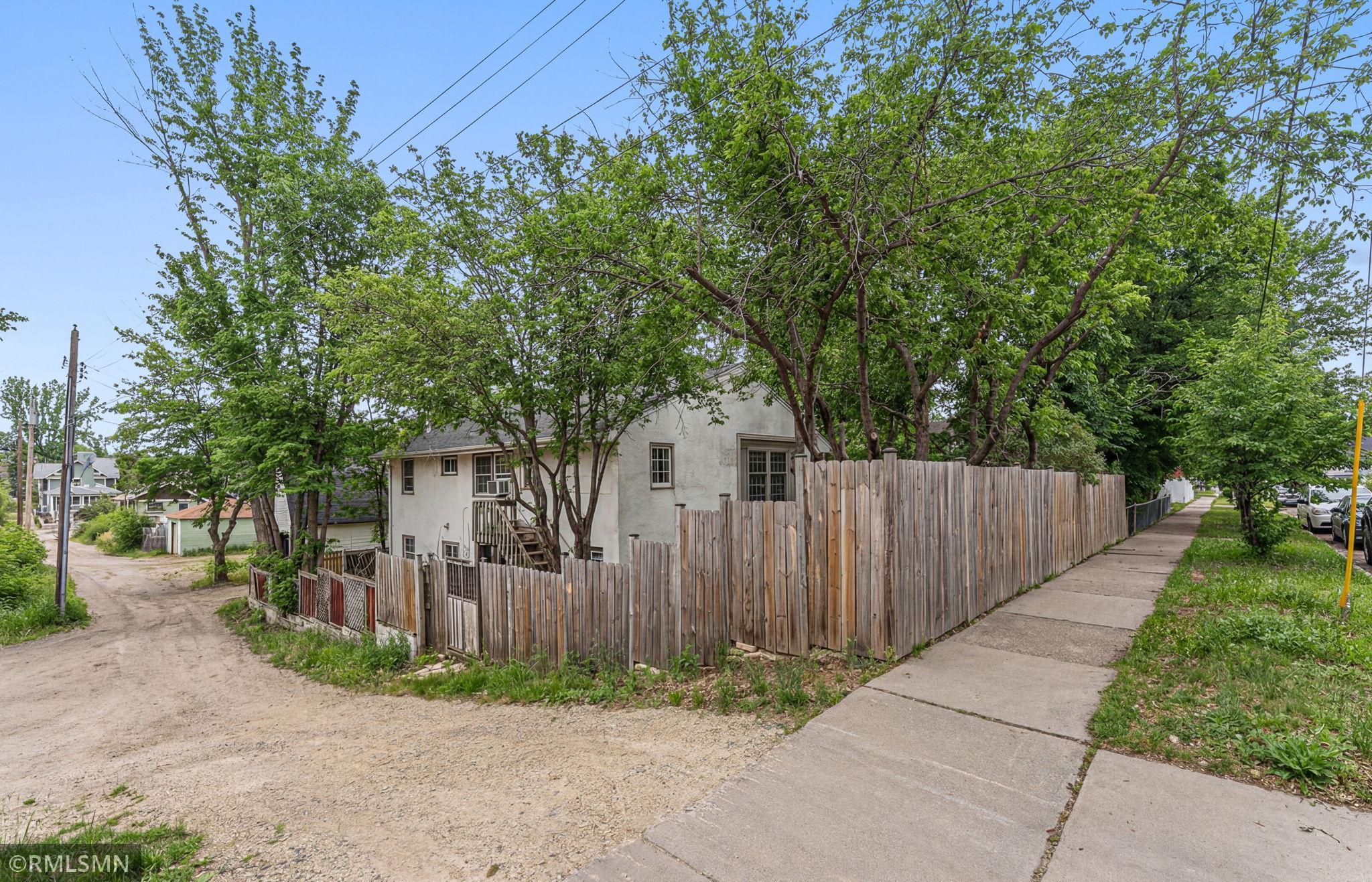 151-153 Page St W, Saint Paul, MN 55107