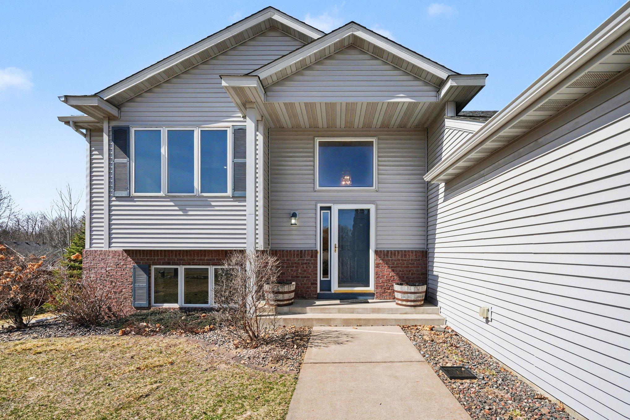 29602 Shoreview Cir, Lindstrom, MN 55045