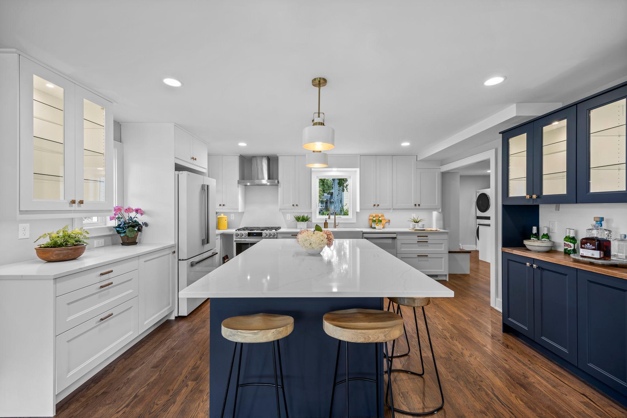 6832 Creston Rd, Edina, MN 55435