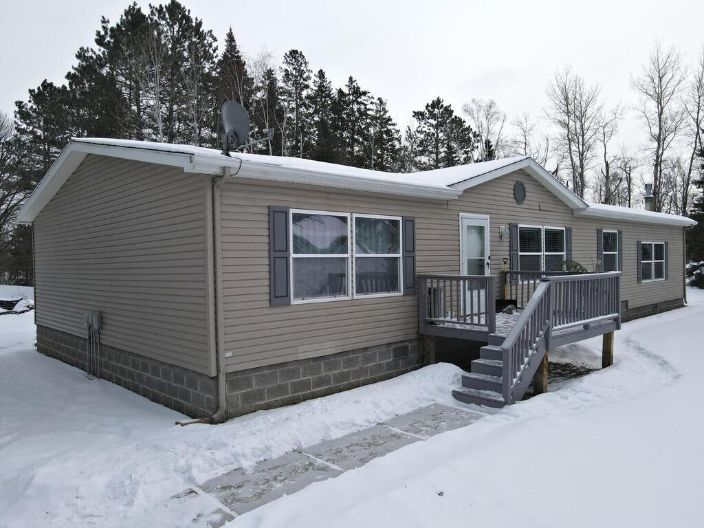 27244 Bass Brook Ln, Cohasset, MN 55721