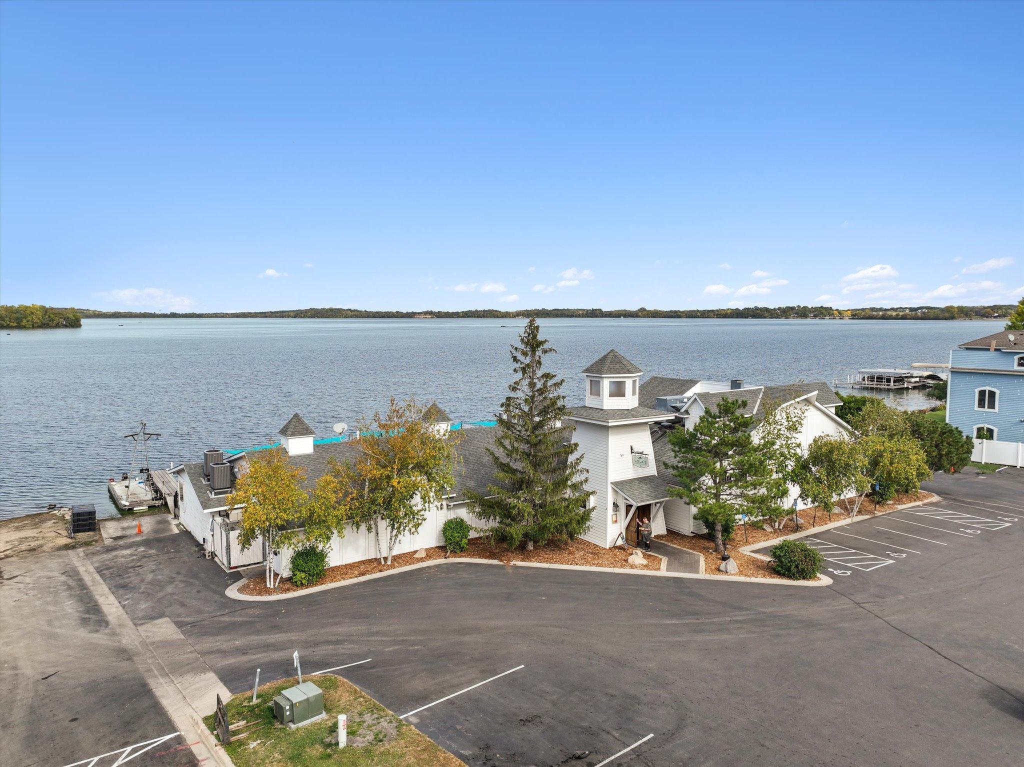 313 Sunflower Cir, Waconia, MN 55387