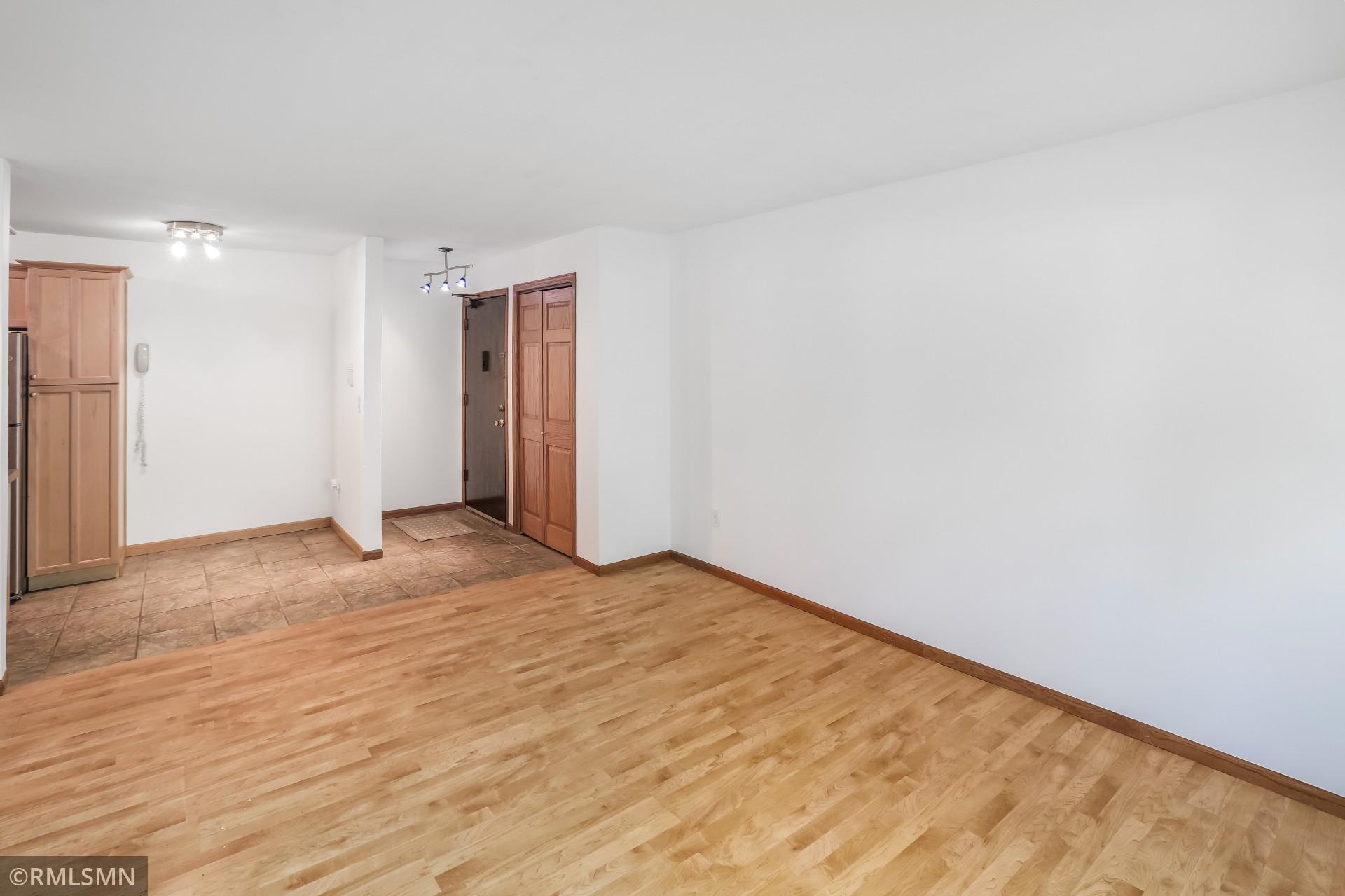 2446 Aldrich Ave S #108, Minneapolis, MN 55405