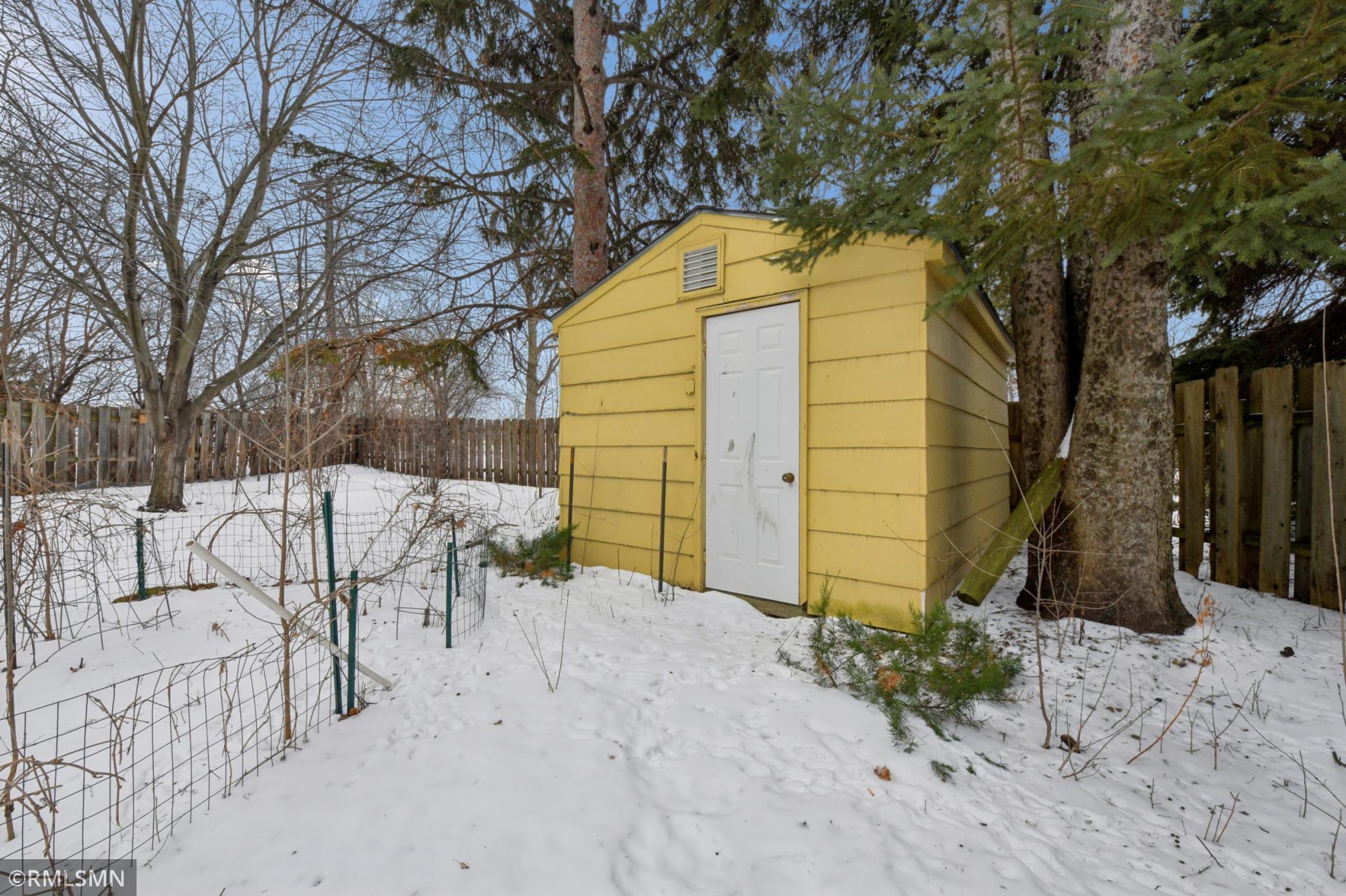 3062 Woodlark Ln, Eagan, MN 55121
