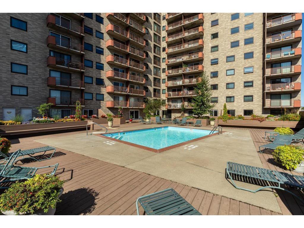 66 9th St E #2512, Saint Paul, MN 55101