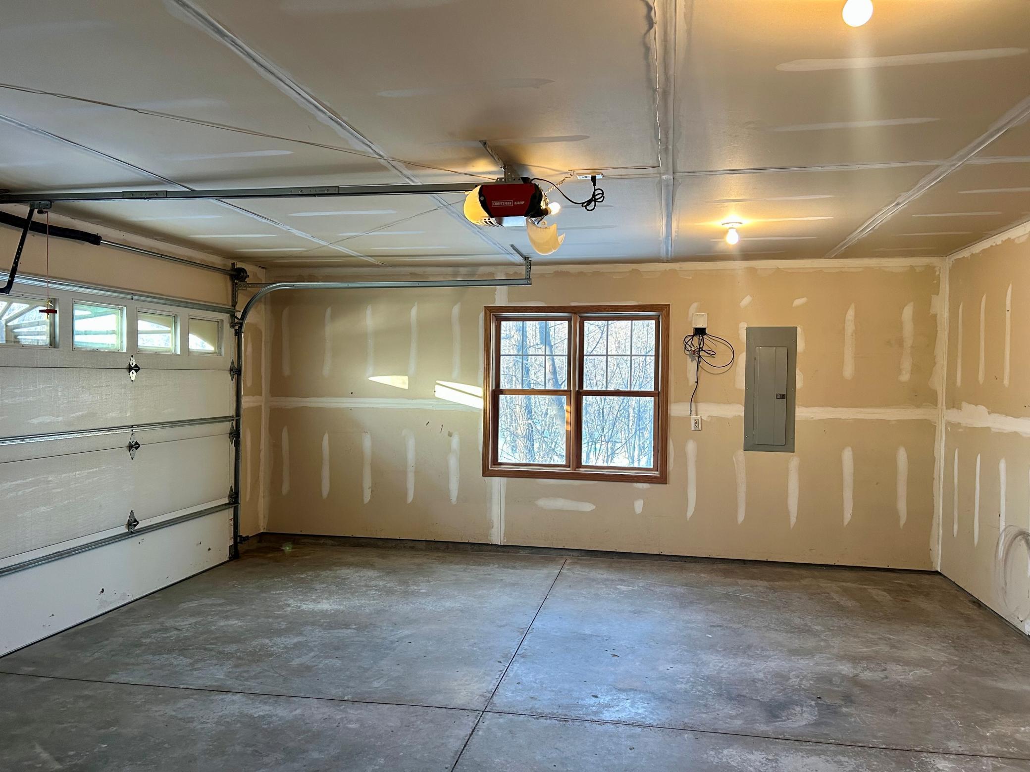 4285 Lindsey Ln, Minnetonka, MN 55345