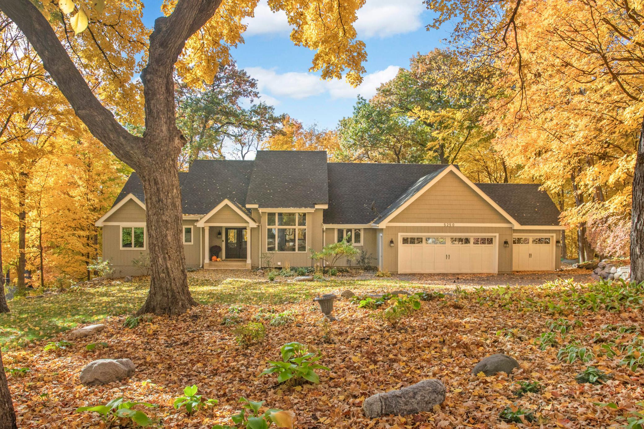 5250 Saint Albans Bay Rd, Excelsior, MN 55331