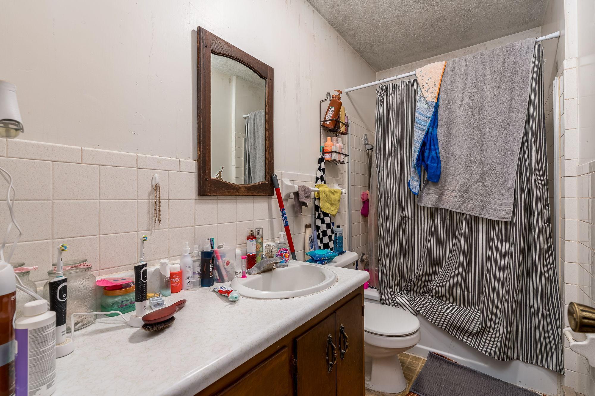10 1st Ave NW, Wells, MN 56097