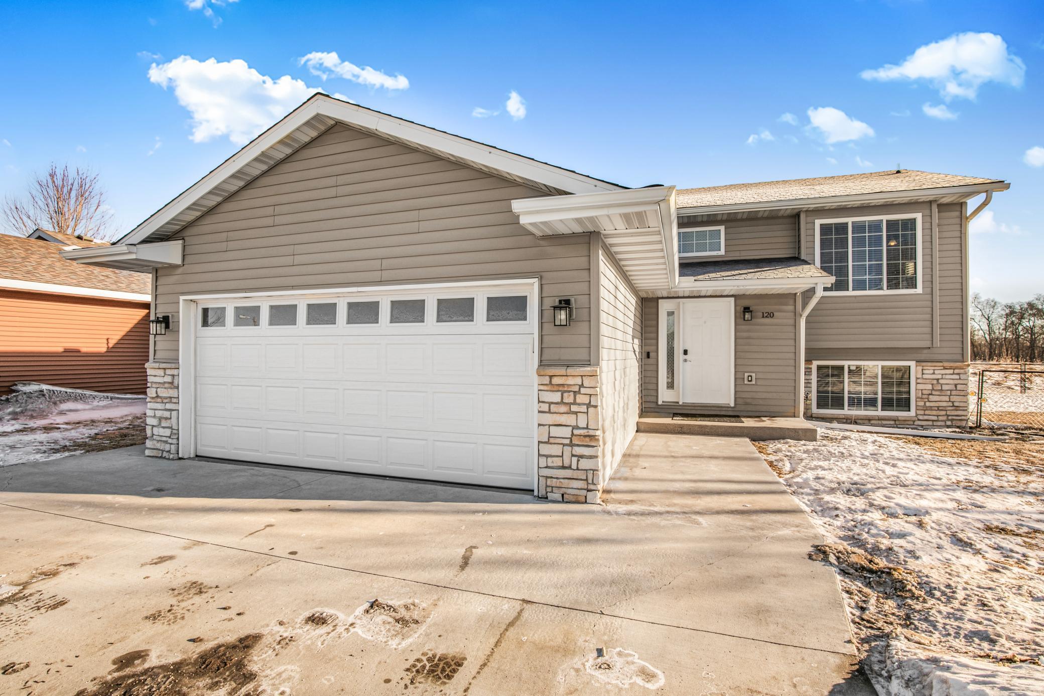 120 Shire Rd N, Watkins, MN 55389