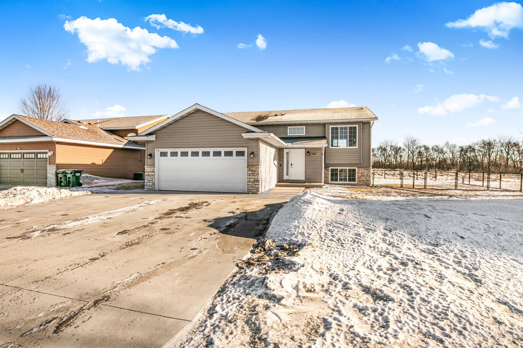 120 Shire Rd N, Watkins, MN 55389