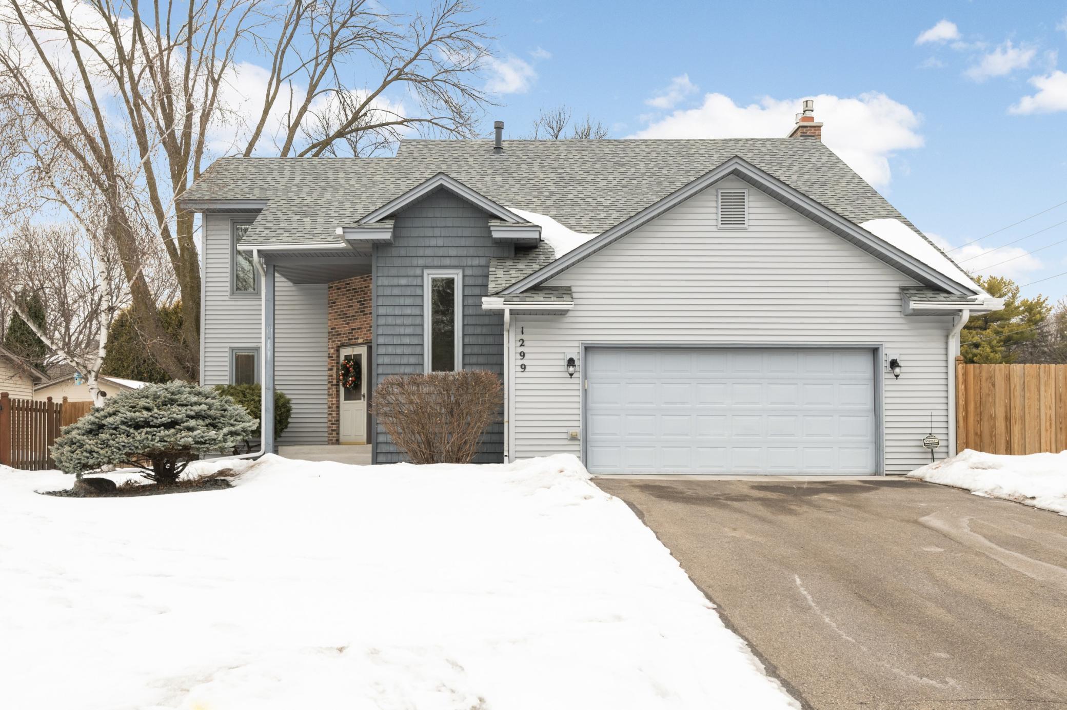 1299 Yukon Ct N, Golden Valley, MN 55427