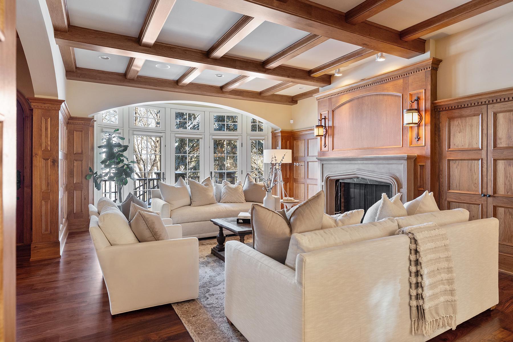 4638 W Lake Harriet Pw, Minneapolis, MN 55410