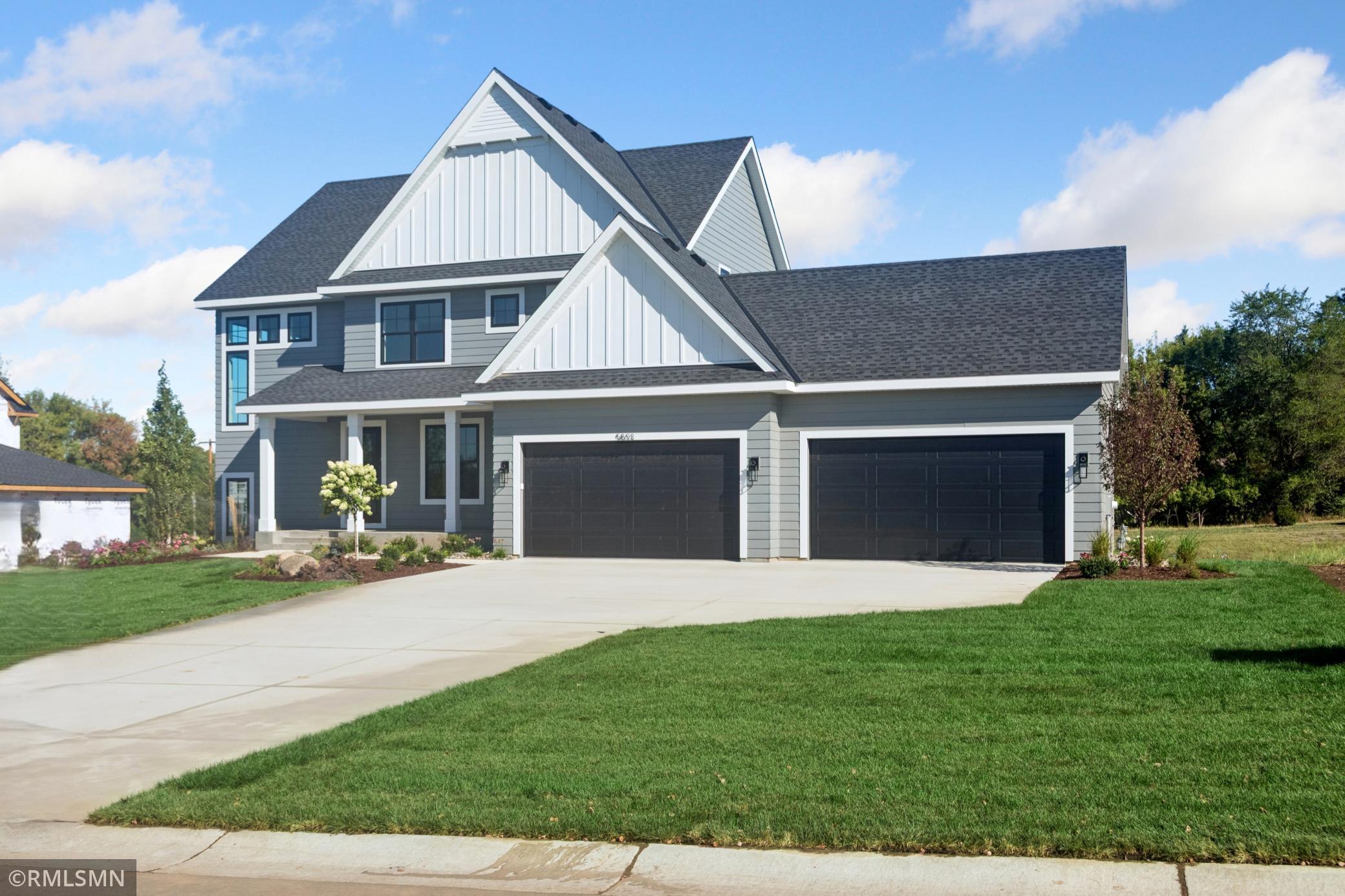 5803 S Century Rg S, Woodbury, MN 55129