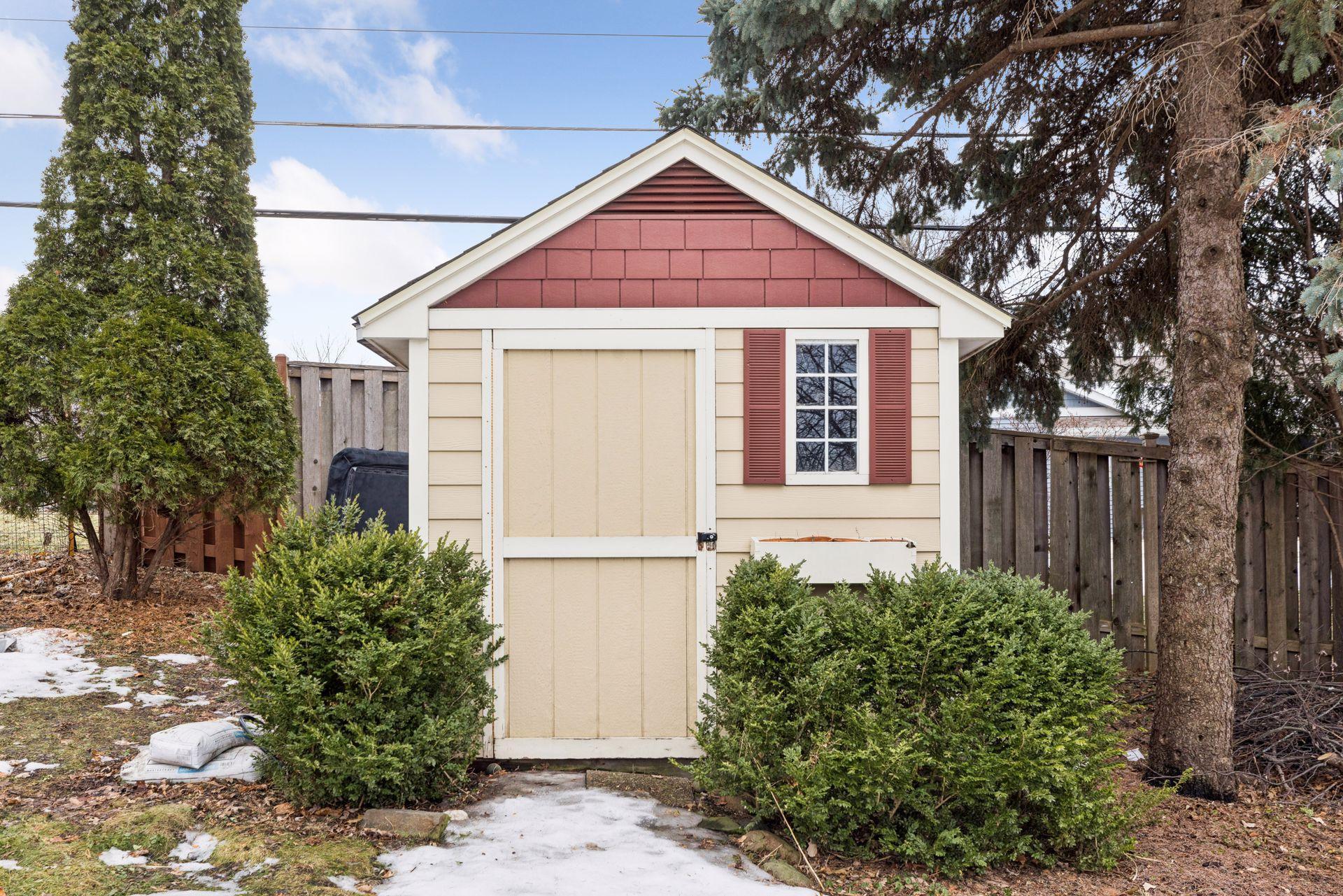 622 Maple Park Dr, Mendota Heights, MN 55118