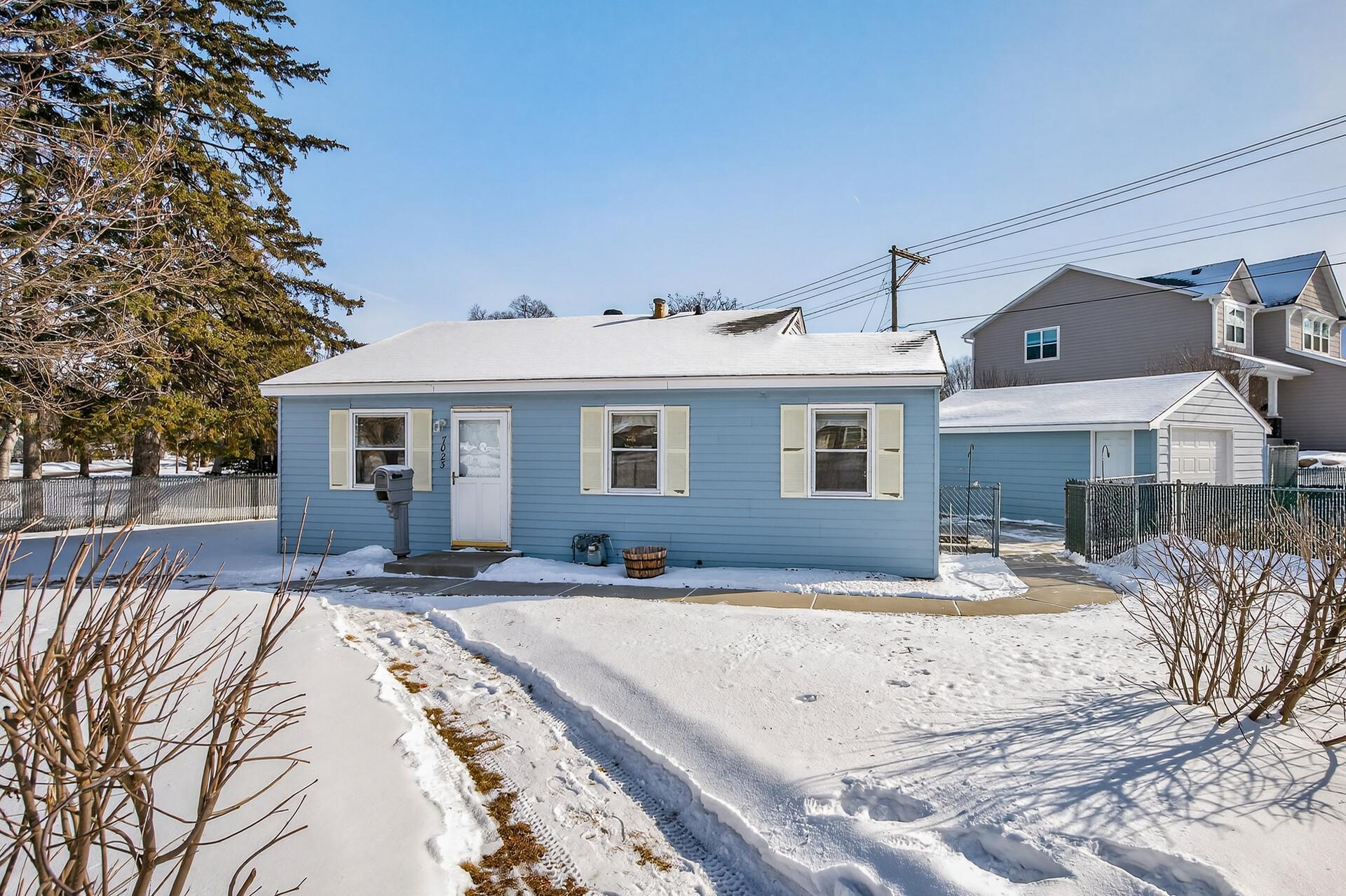 7023 52nd Ave N, Crystal, MN 55428