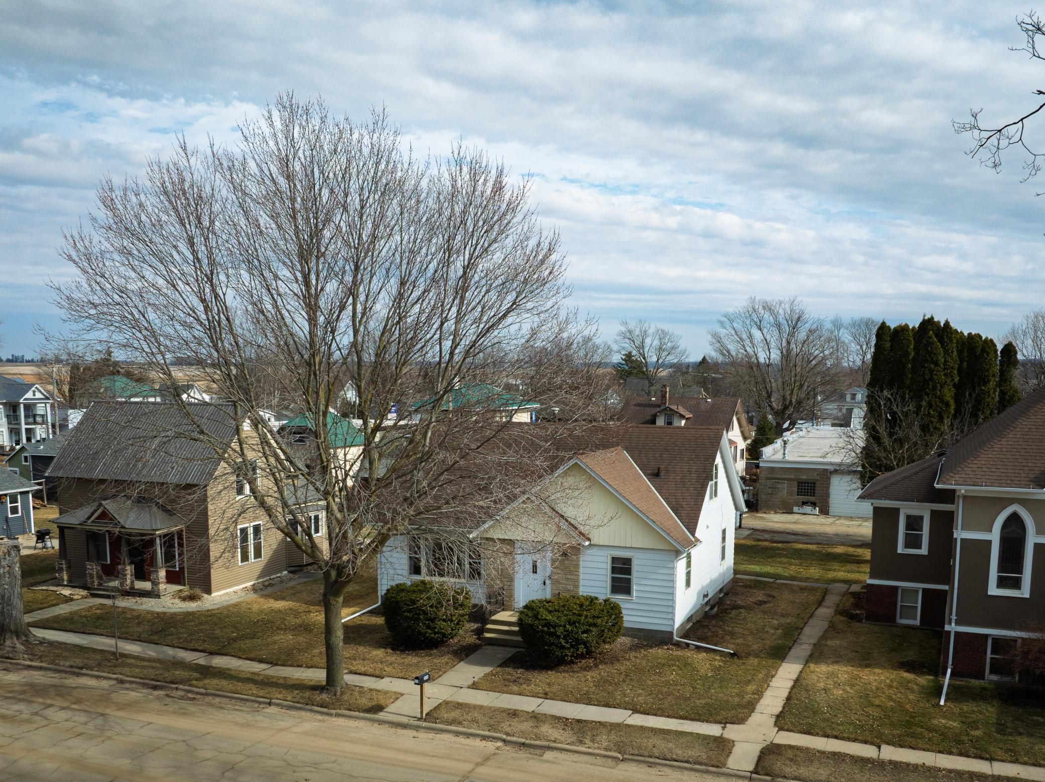 206 Maple St N, Mabel, MN 55954