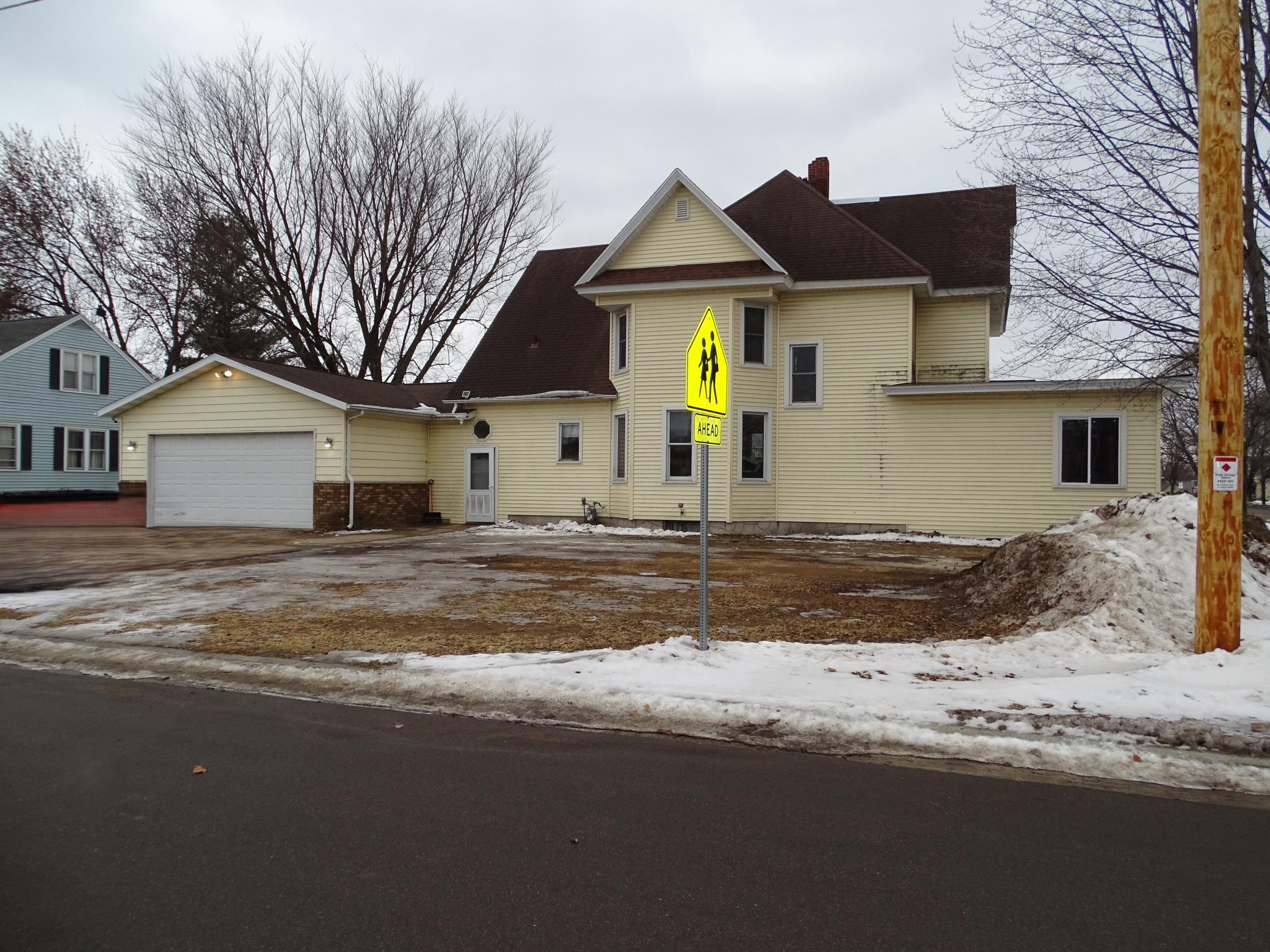 515 E Prospect St, Durand, WI 54736