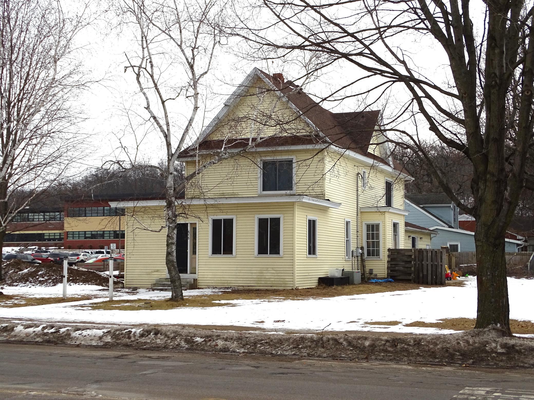 515 E Prospect St, Durand, WI 54736