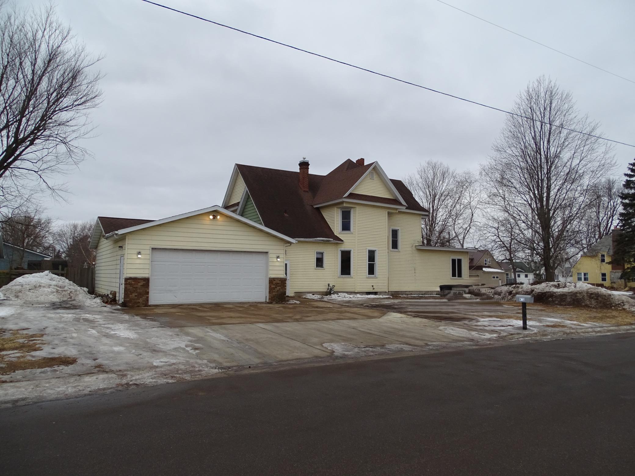 515 E Prospect St, Durand, WI 54736