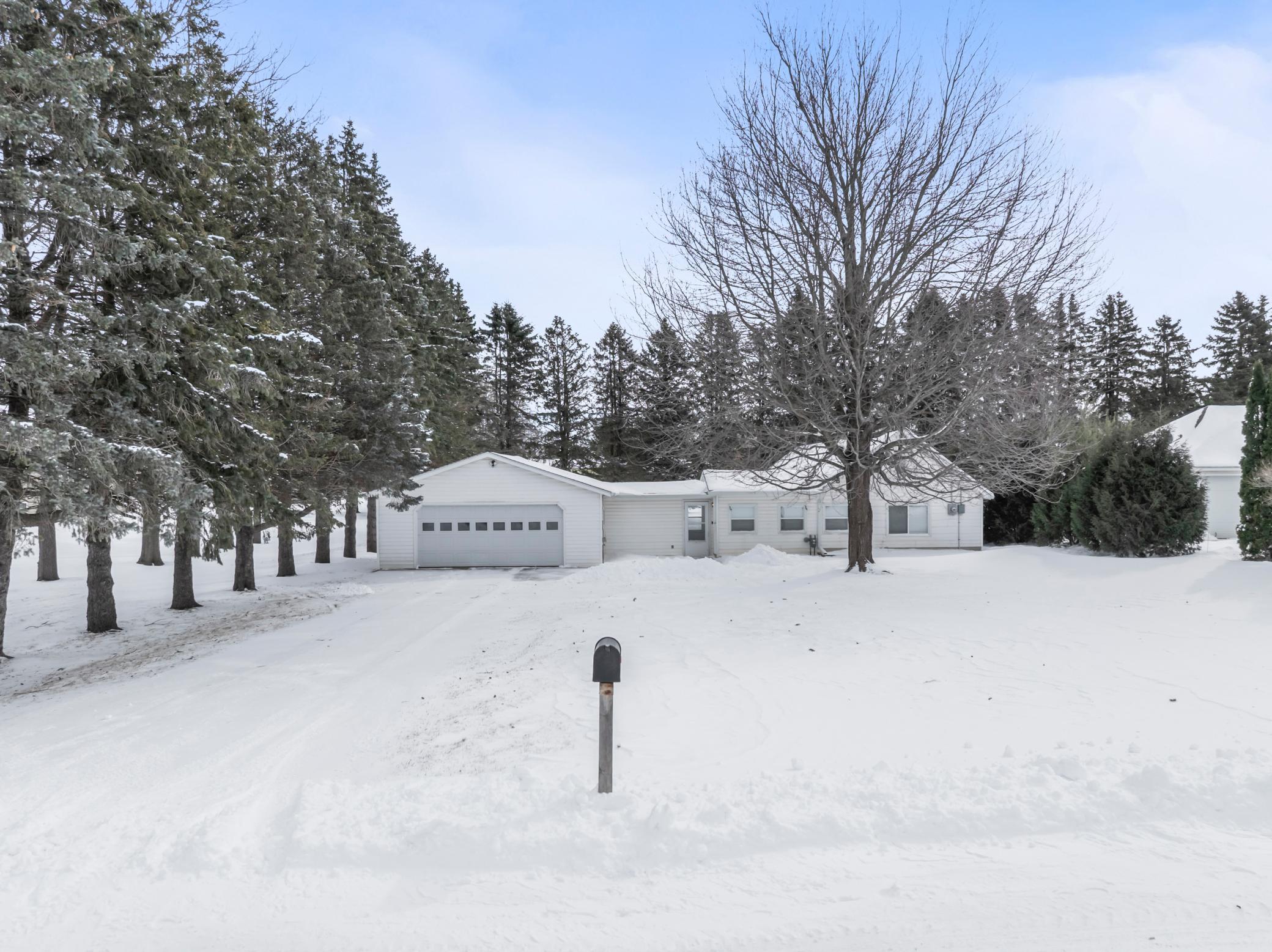 108 Harrison Ave SE, Racine, MN 55967