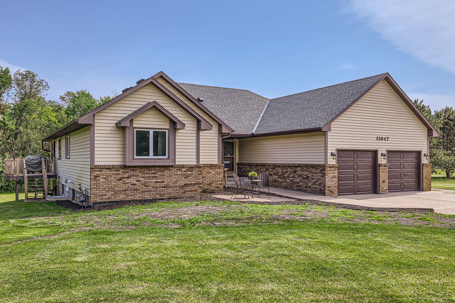 13847 Taconite St NE, Ham Lake, MN 55304
