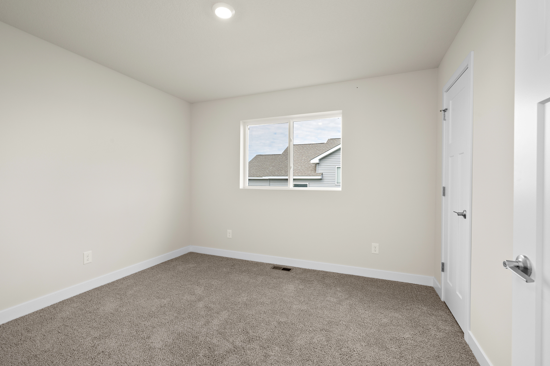 7706 Birch St, Clear Lake, MN 55319