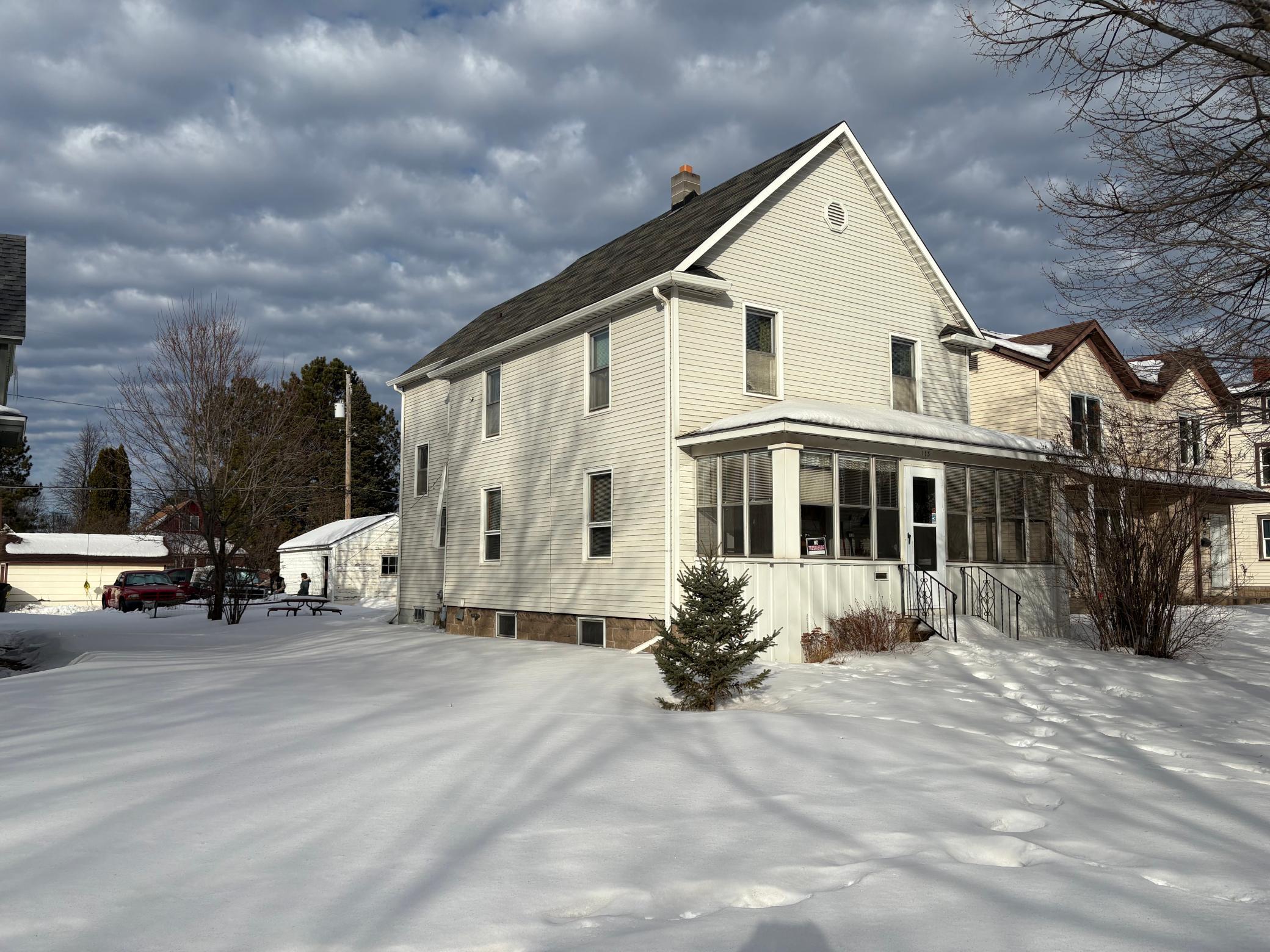 113 5th St S, Virginia, MN 55792