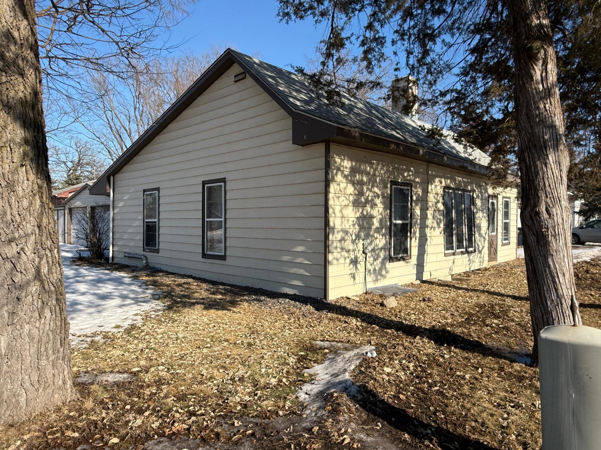 825 Broadway St W, Monticello, MN 55362