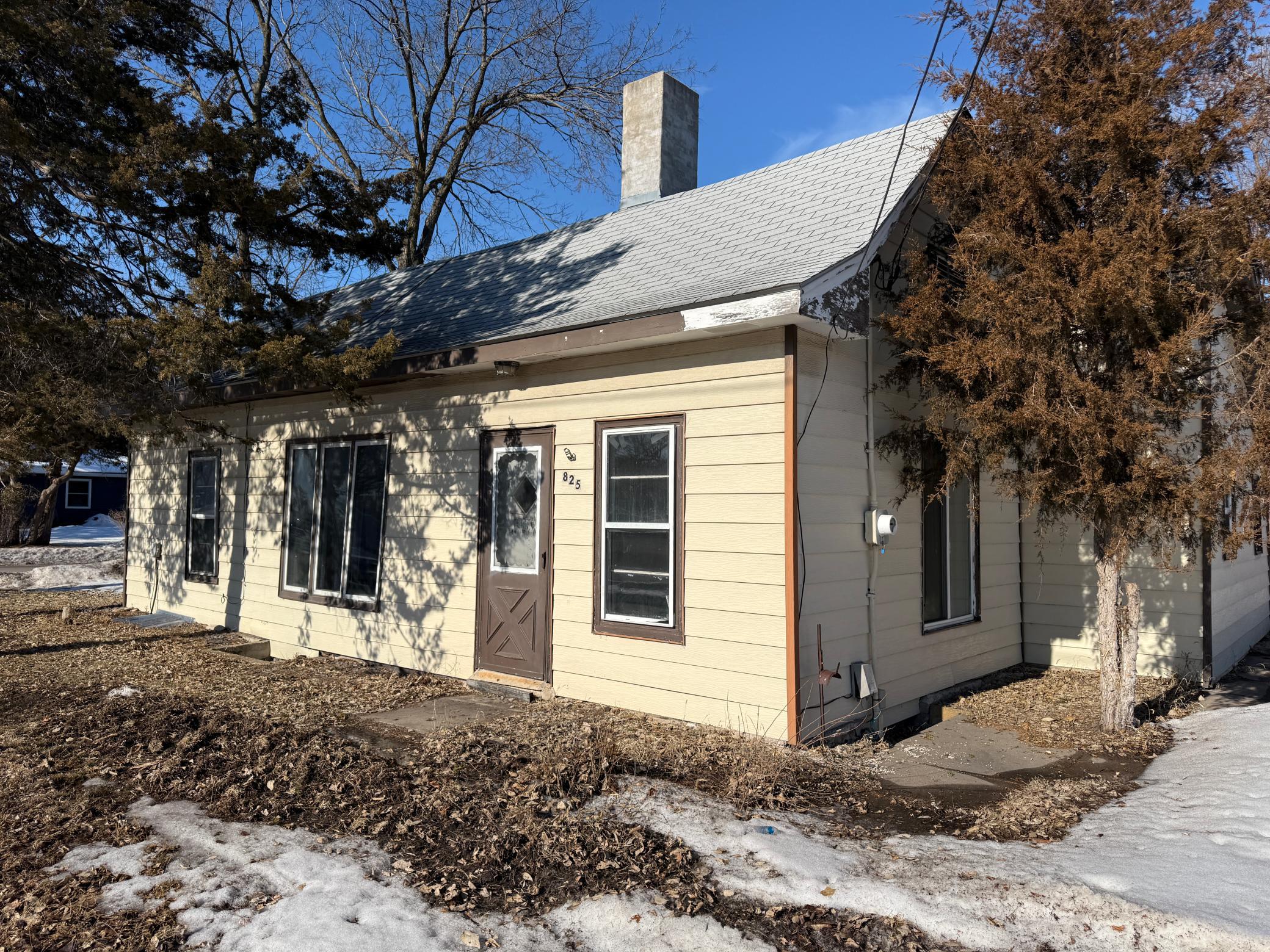 825 Broadway St W, Monticello, MN 55362