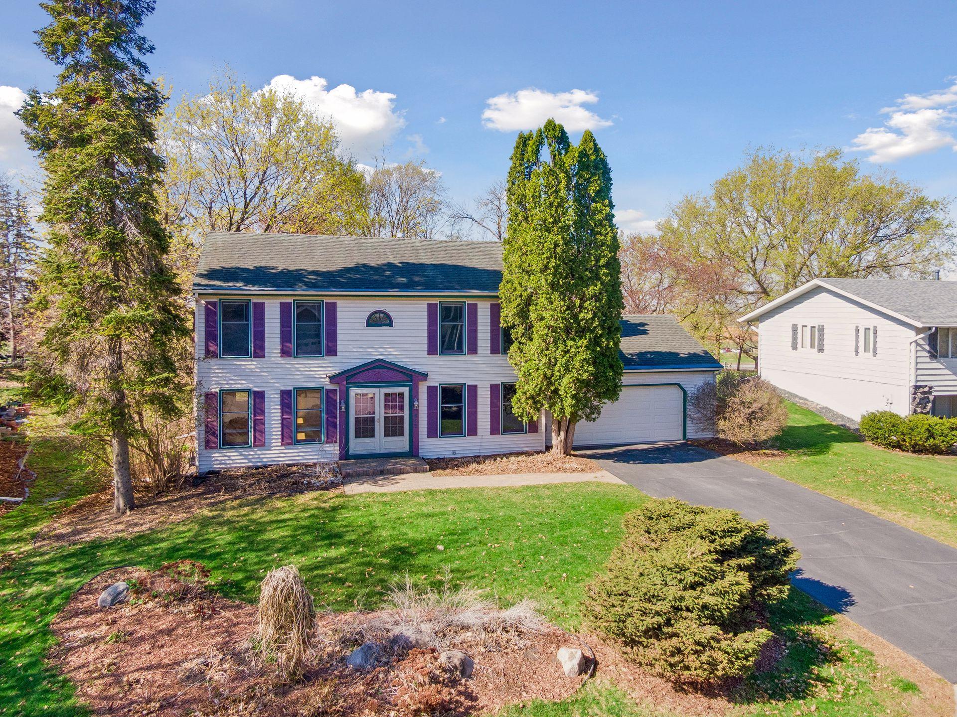 812 Oriole Ln, Chaska, MN 55318