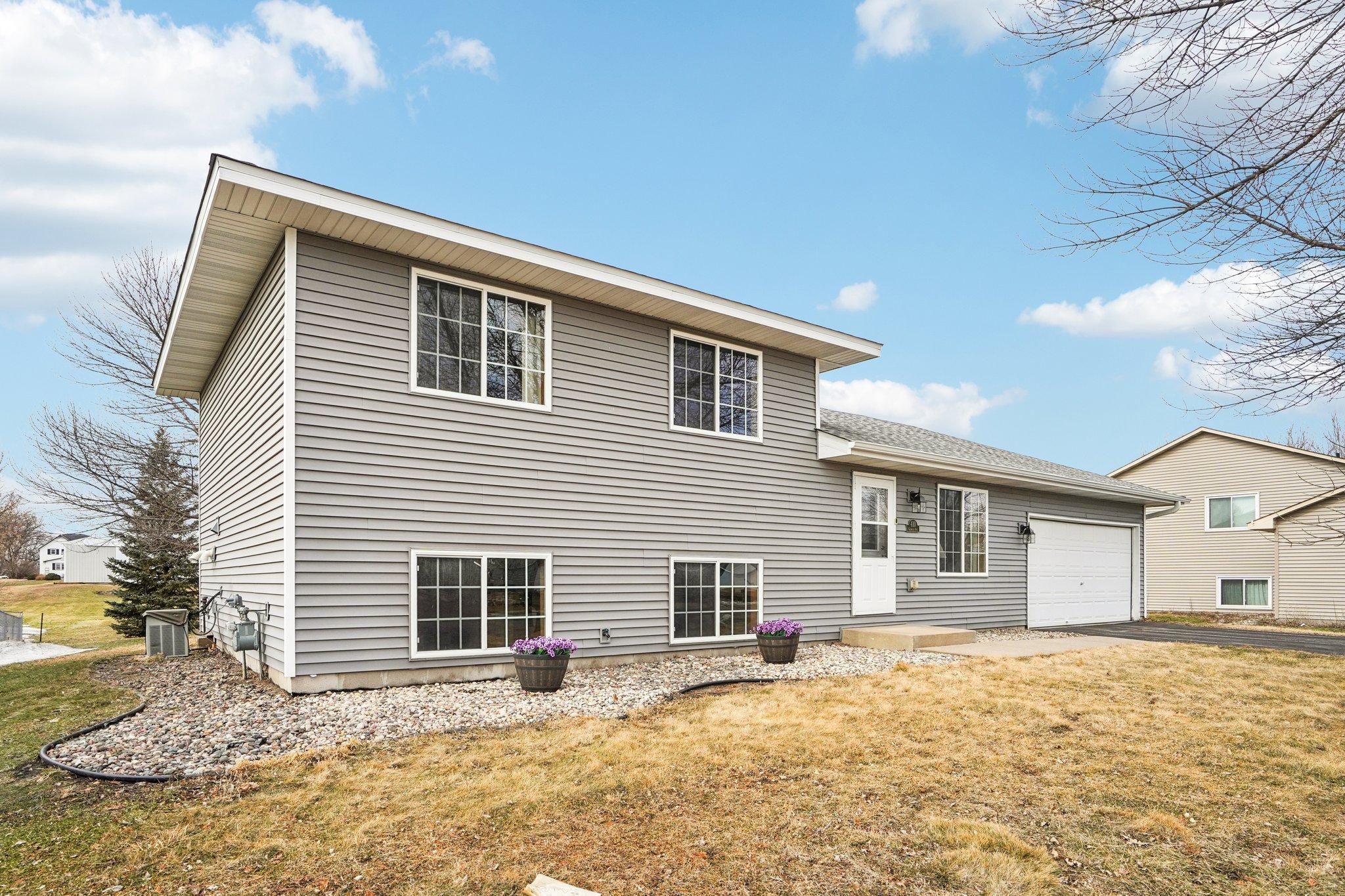 410 Gloria Ave, Green Isle, MN 55338