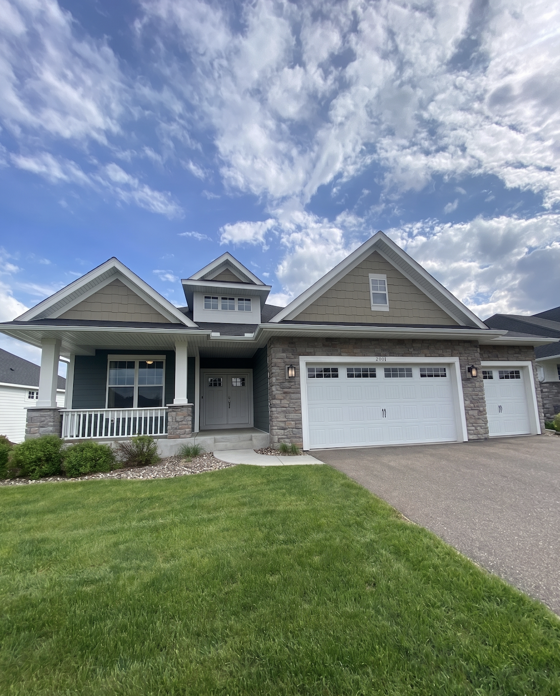 2001 Paisley Pa, Chanhassen, MN 55317