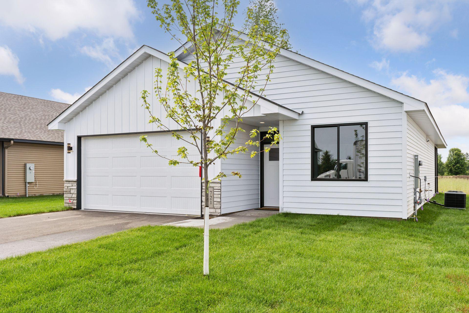 721 Margaret Ln NE, Isanti, MN 55040