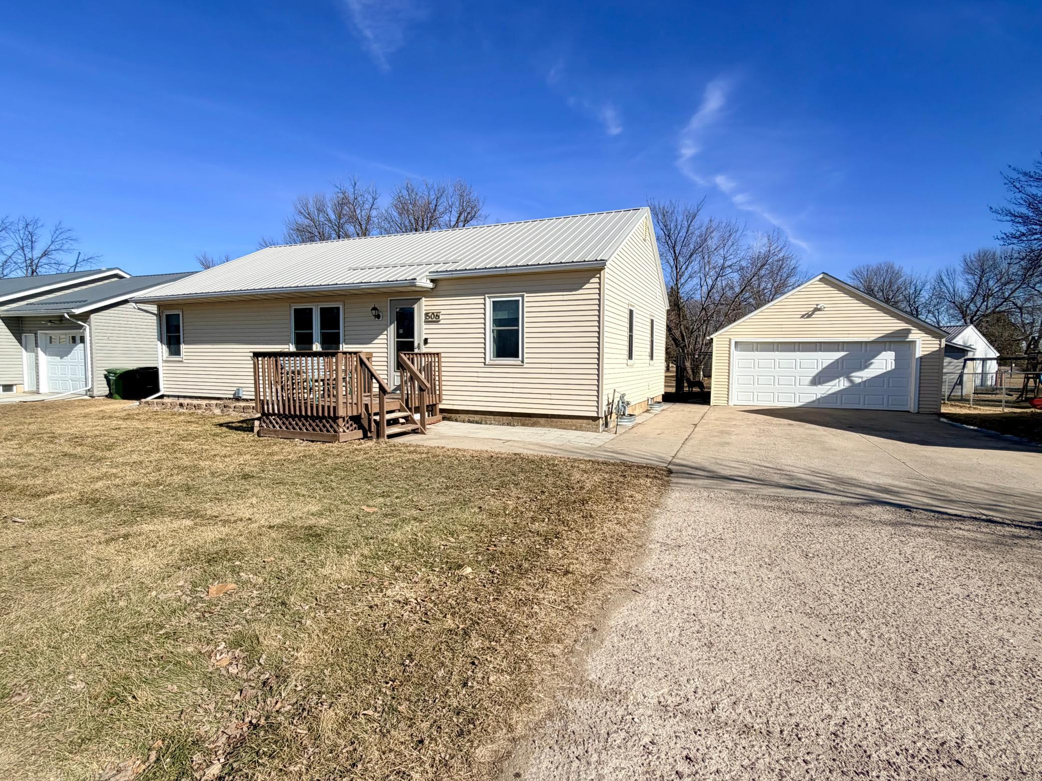 506 Frontier Rd, Brewster, MN 56119