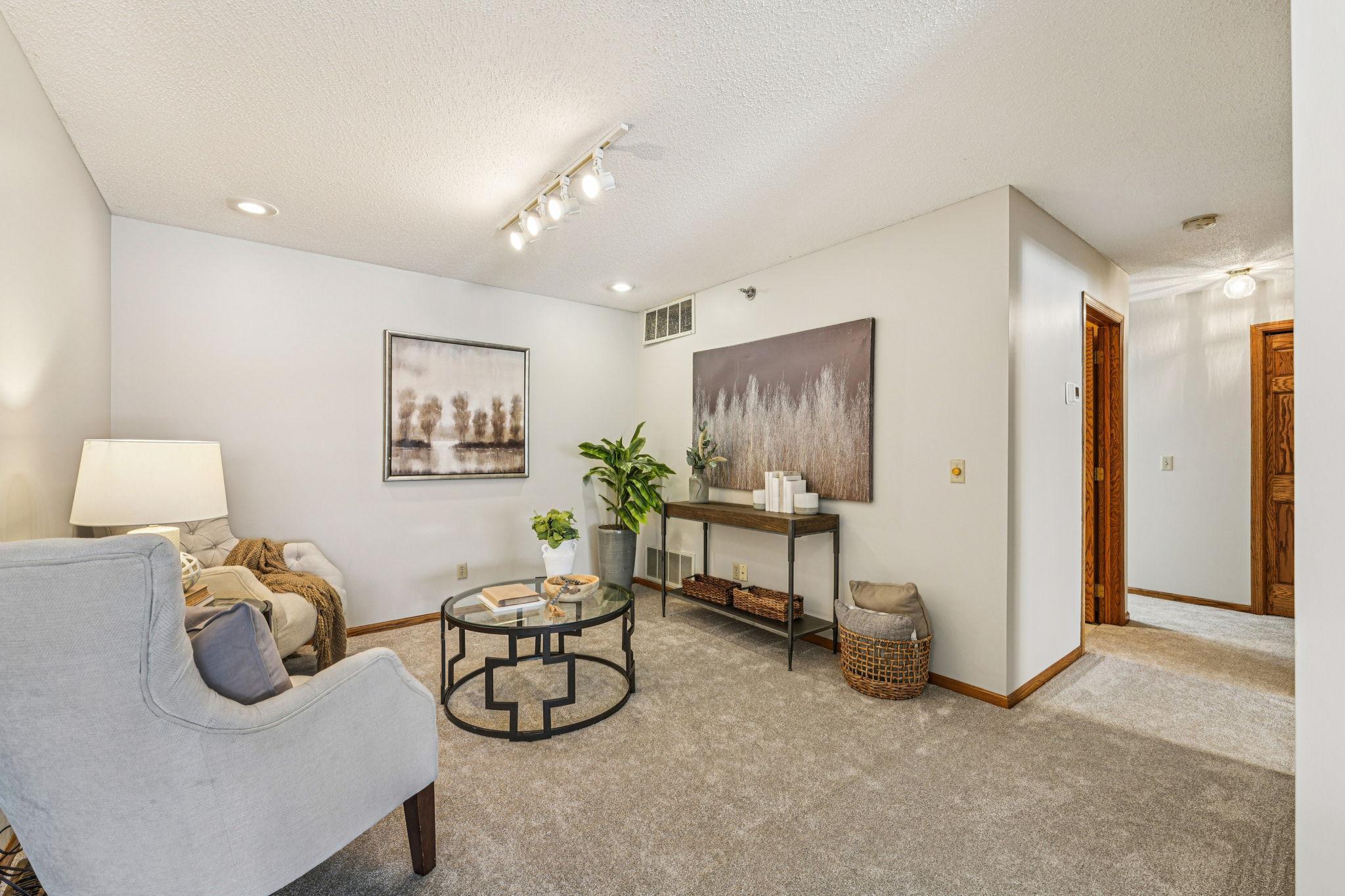 2545 Concord Way #115, Mendota Heights, MN 55120