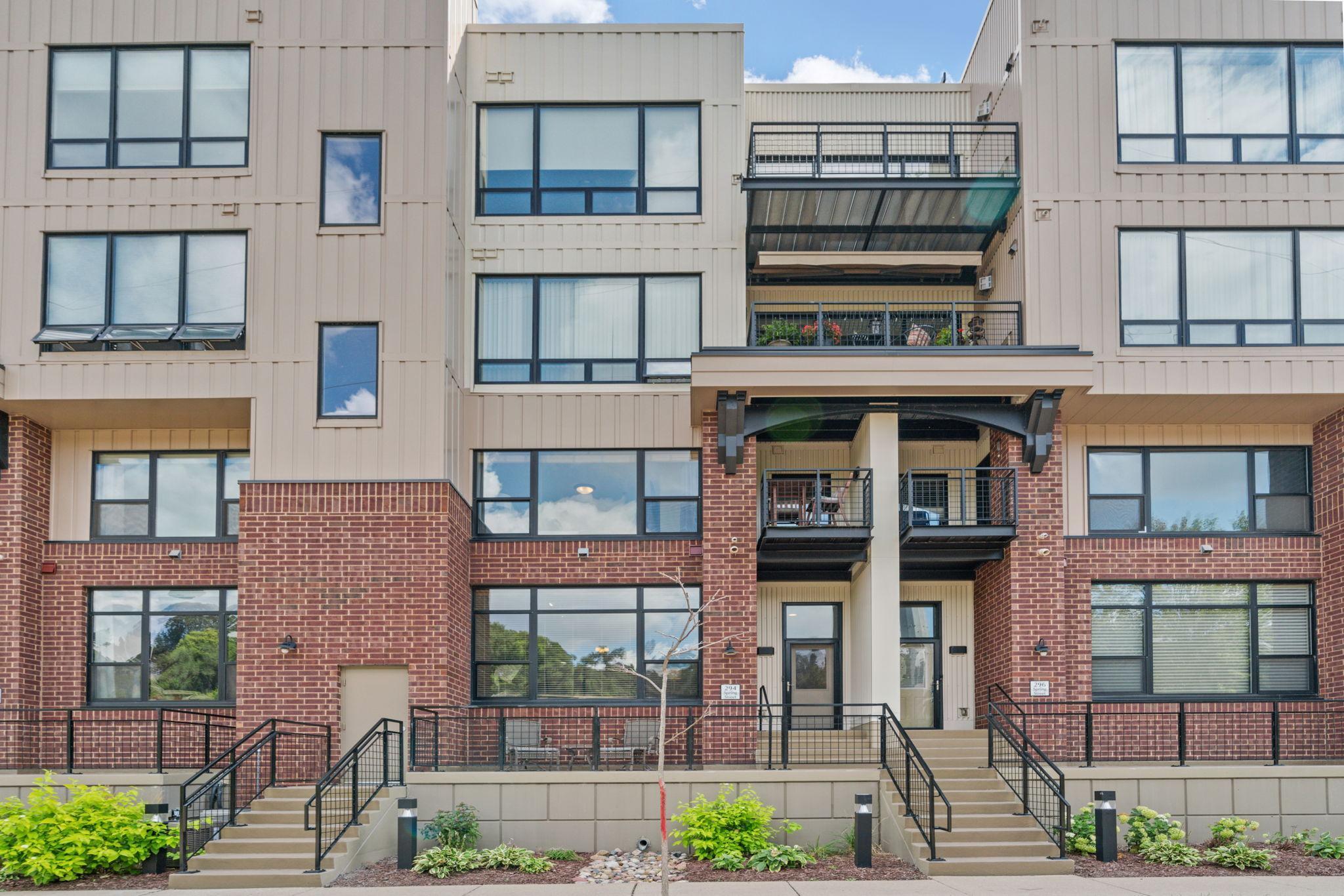 294 Spring St, Saint Paul, MN 55102