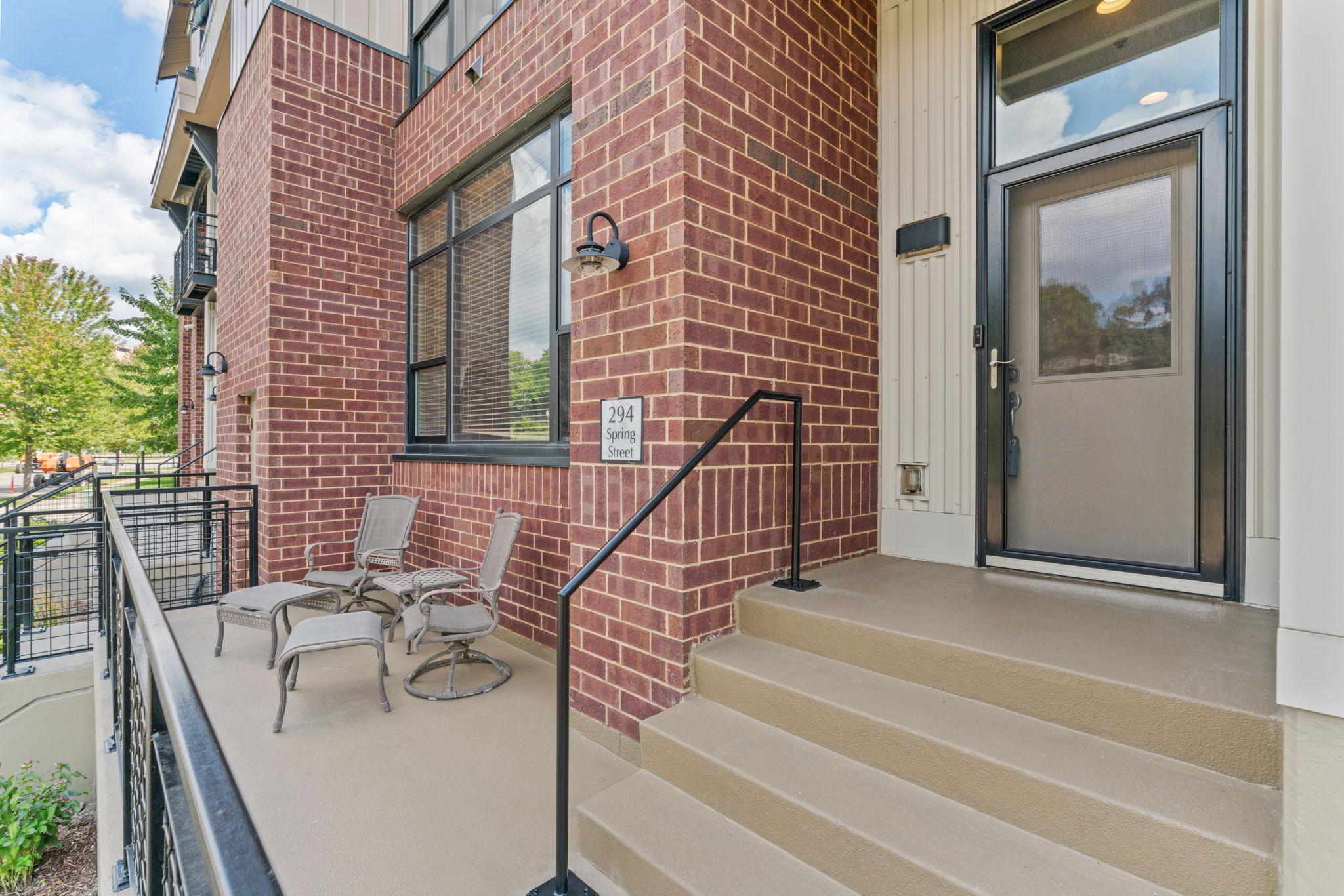 294 Spring St, Saint Paul, MN 55102
