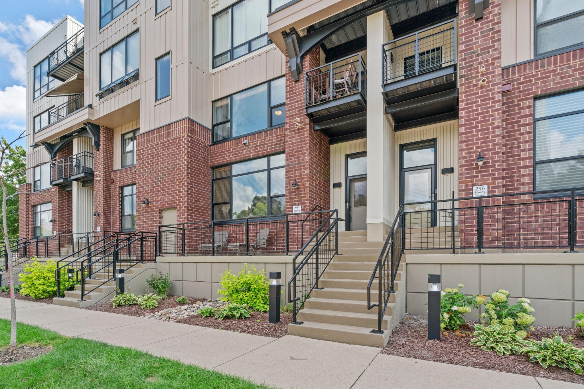 294 Spring St, Saint Paul, MN 55102