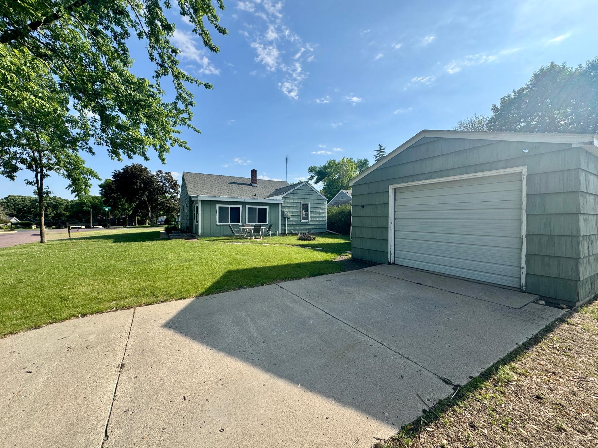 402 E Walnut St, Redwood Falls, MN 56283