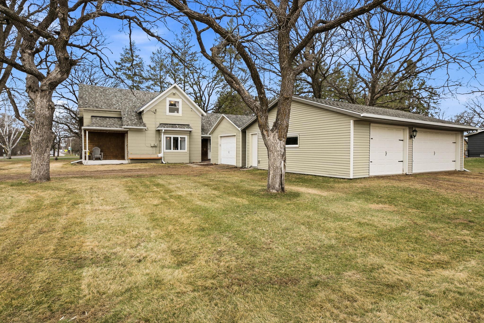 724 E Centre St, Royalton, MN 56373